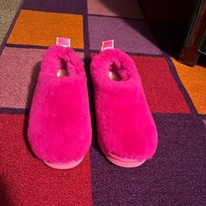 Women’s UGG Slides